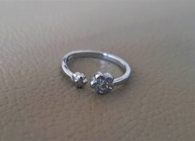 Cz floral silver ring
