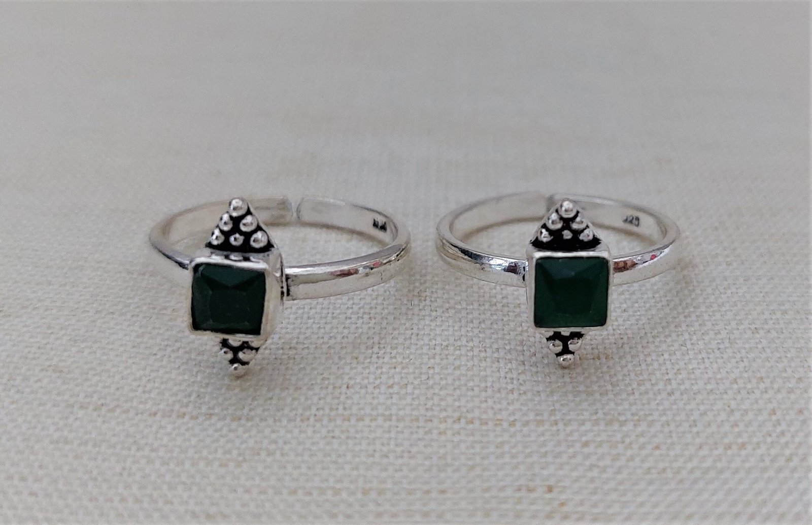Buy Emerald square toe rings Online in India SILVER SIDDHI