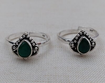 Emerald pear shape toe ring