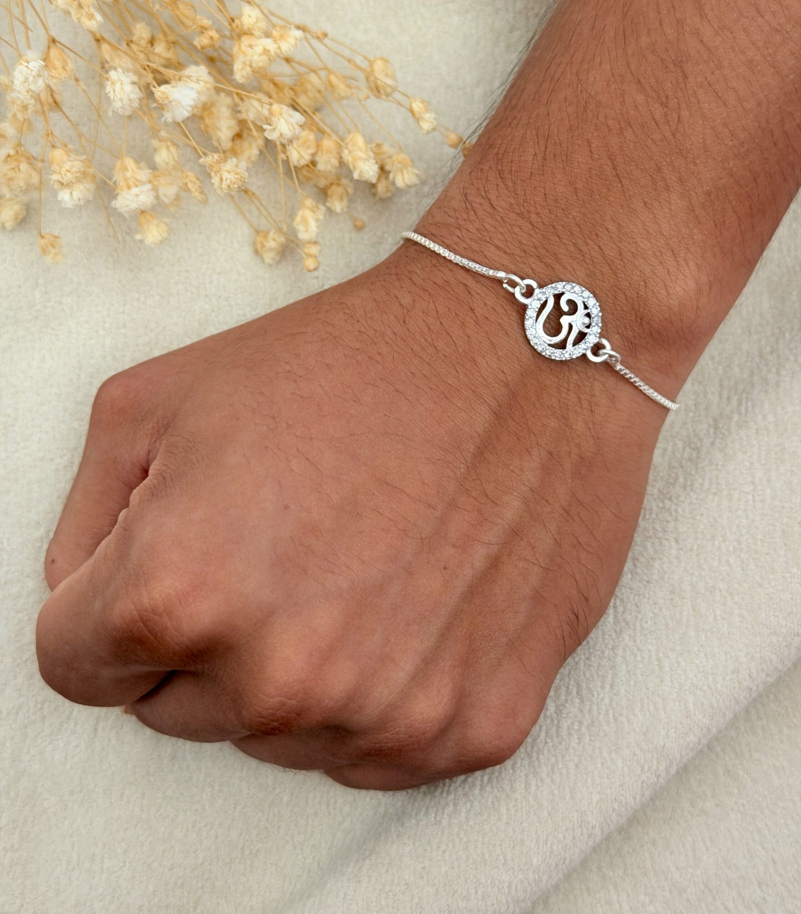 Om Silver Chain Rakhi - Image 2