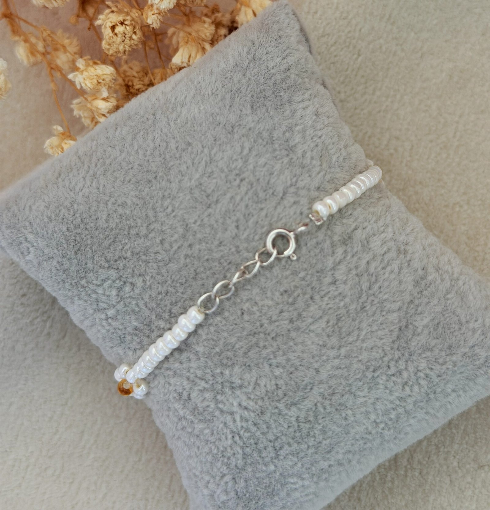 Daisy Flower Bracelet - Image 3